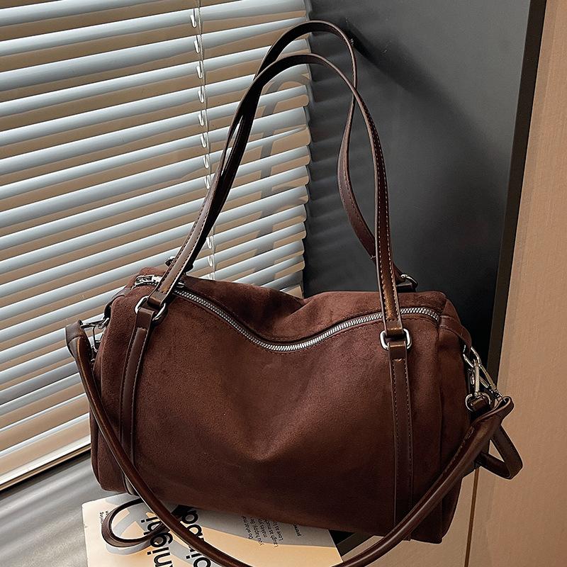 2025 Autumn New Shoulder Bag Large Capacity Messenger Bag Simple Niche Pillow Bag Boston Women's Bag Handbag