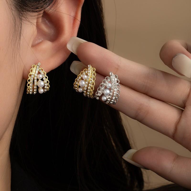 Diamond-Set Pearl Lace Water Drop Stud Earrings French Retro Temperament Design Earrings Women'S Light Luxury Elegant Earrings