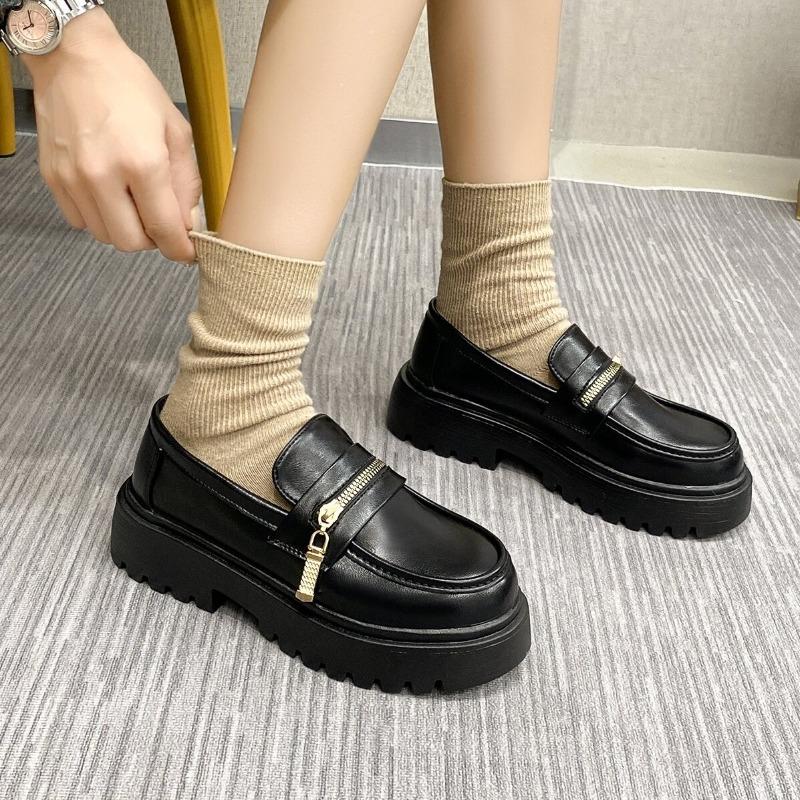 

2024 Весна и Осень Модная женская обувь Новые высококачественные однотонные женские мокасины с круглым носком и квадратным каблуком на молнии 42 чёрный
