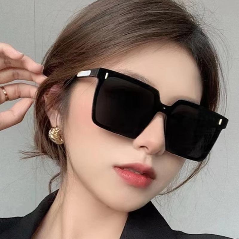 Aesthetic Shades Sunglasses UV400 For Women/Men Eyeglasses Colour