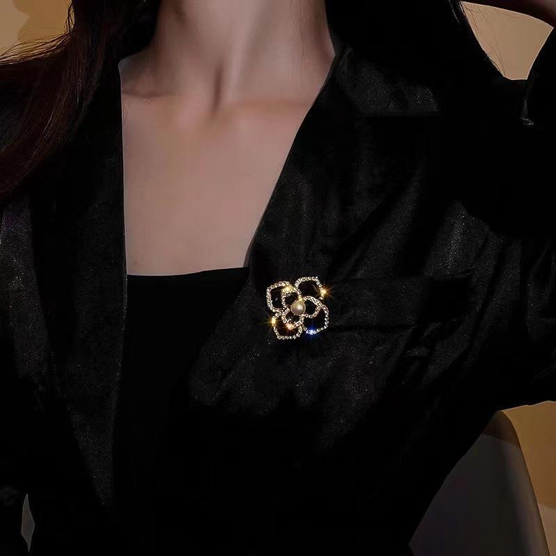 Camellia Pearl Diamond Brooch Oil-Dripping Metal Mourning Corsage Pin High-End French Elegant Bag Cloth Scarf Accessories Brooch