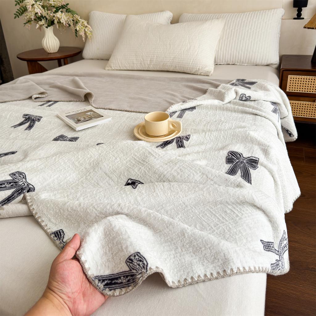 2026 new colored carved velvet graphene composite blanket blanket blanket