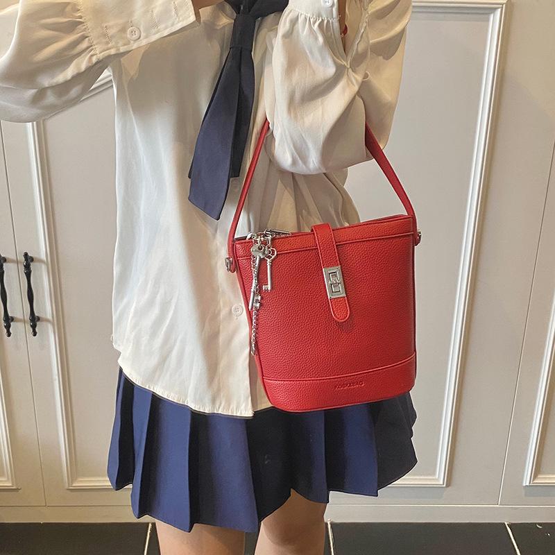 Niche Bag Women's New Popular Bucket Small Bag High-end Sense Versatile Shoulder Messenger Bag