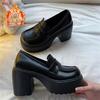 Scarpe basse in pelle stile britannico inverno 2025 nuove da donna Spice Girls suola platform in velluto scarpe singole versatili con tacco alto mocassini caldi