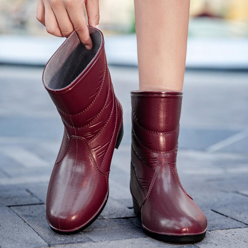 2025 women's new water shoes winter velvet thermal shoe cover rain boots fashion outdoor mid tube rain shoes women