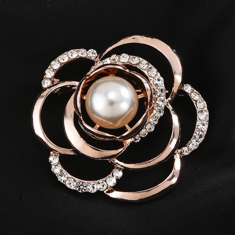 High-End Korean Alloy Scarf Buckle with Diamond, Pearl, and Brooch Pin Accessories