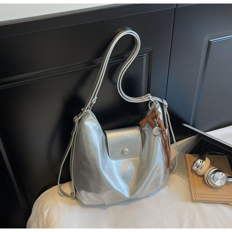 Multifunctional large-capacity messenger bag women's 2025 autumn and winter new commuter backpack high-end niche tote bag