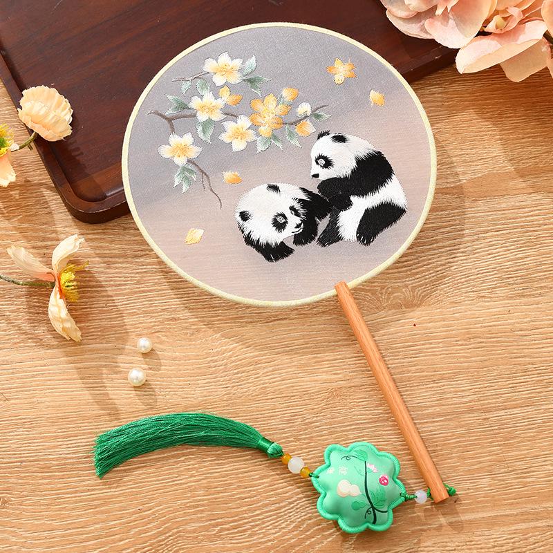 Ventaglio rotondo a doppia faccia con ricamo di Suzhou: Stile Cinese Antico per Hanfu e Cheongsam, Perfetto per la Danza dei Bambini.