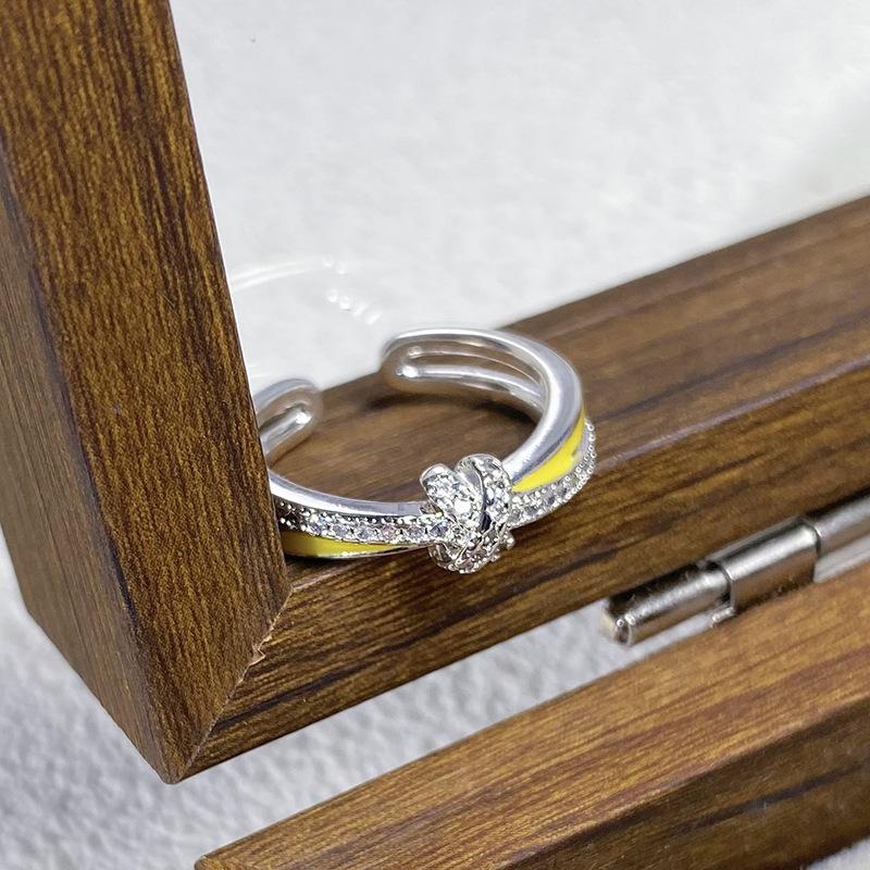 Small Fresh And Cool Enamel Dripping Oil Flower Butterfly Diamond Ring Niche Design Unique High-End Ring Woman