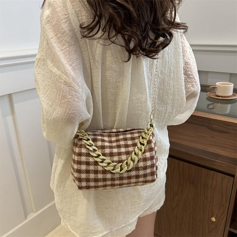 Stylish Korean Color Block Handbag For Women 2024 Spring Vintage Fashionable Woolen Plaid Crossbody Bag In Red And Black