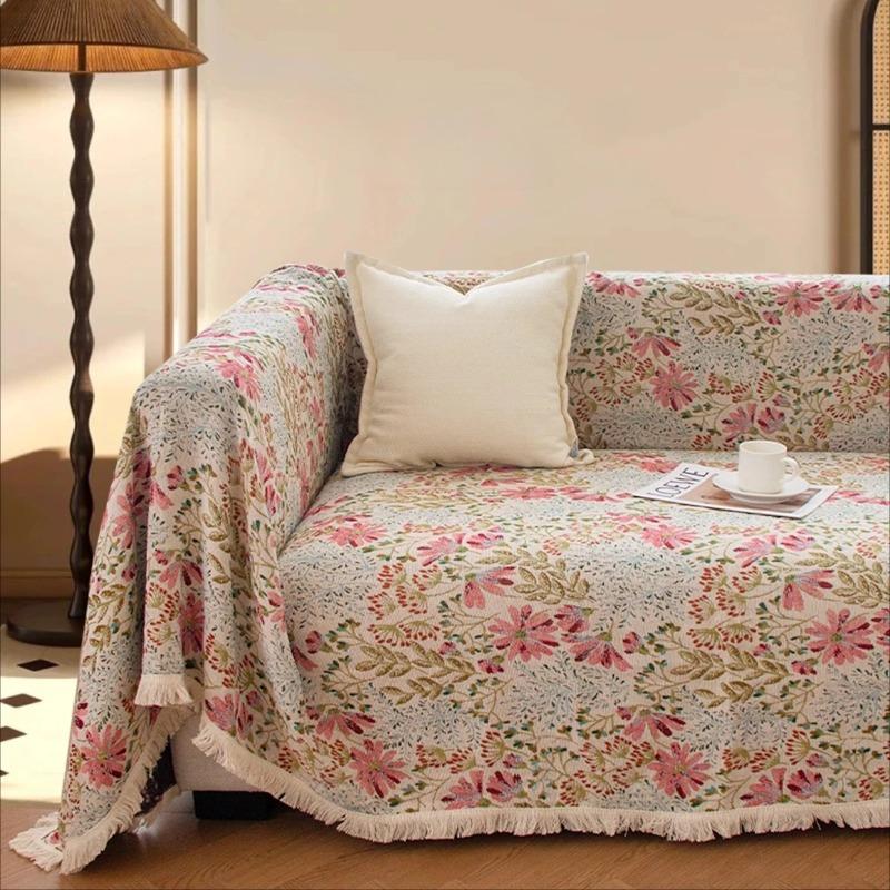 Französischer Retro-Stil Sofaschal Rosa Blume Jacquard Einteiliger Sofabezug mit beiger Quaste Sofadecke