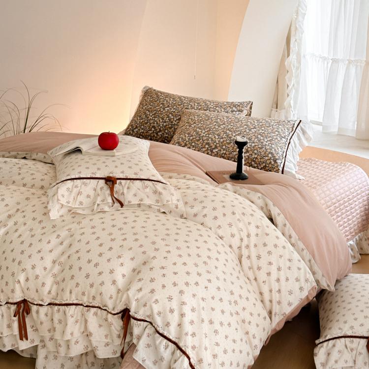 Cotton Bedding Four-piece Set Bow Lace Edge Skin-friendly Breathable Bed Sheet Quilt Cover Pillowcase Kit