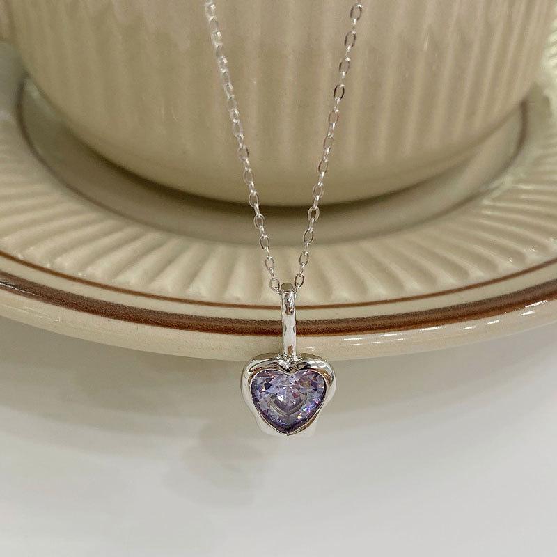 

Ожерелье с цветным бриллиантом Love, нестандартная подвеска в форме сердца, ниша, высококачественная цепочка для ключицы, холодный стиль