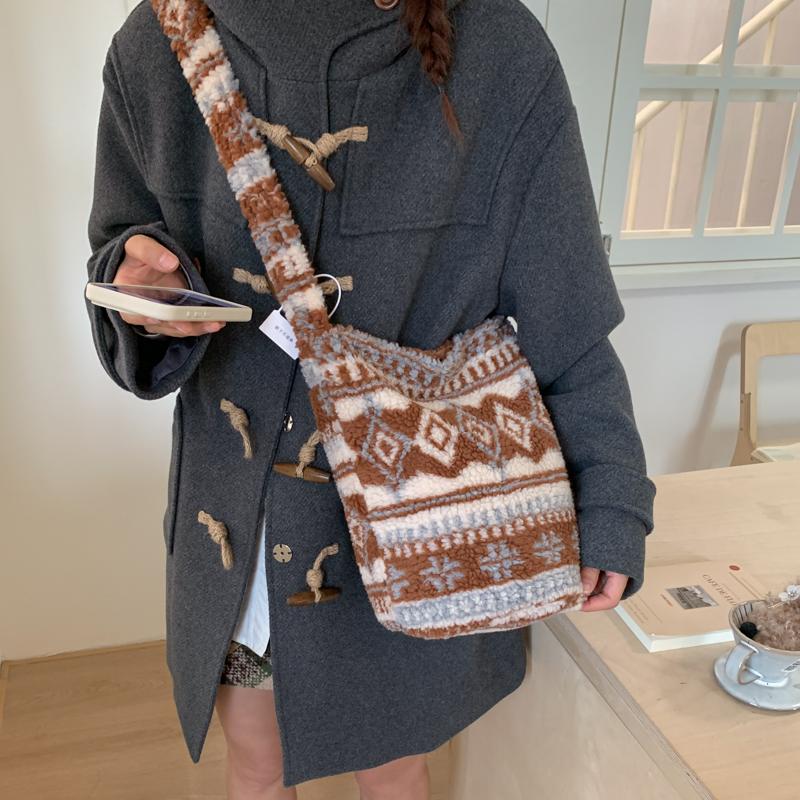 Fair Island Faux Lamb Wool Women's Bucket Shoulder Bags Winter Ladies Plush Underarm Bag Retro Dot Female Large Messenger Bag