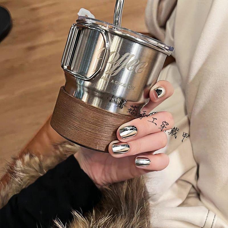 

Лиза Тот же Стиль Ручная Работа Готовое Изделие Носить Броню Необычный Металлический Серебристый Эффект Волшебного Зеркала Пудра Наклейки для Ногтей Телесный Короткий Белый Magic Mirror silver XS code short Square