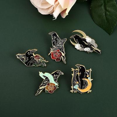 Pin Mond Blumen Punk Gothic Vogel Feder Krähe Rabe Abzeichen Metall Brosche Cartoon Abzeichen Emaille Pin