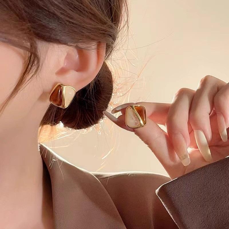Retro Hong Kong Style Earrings Women's Light Luxury High-end Sense Niche Autumn and Winter Earrings Earrings