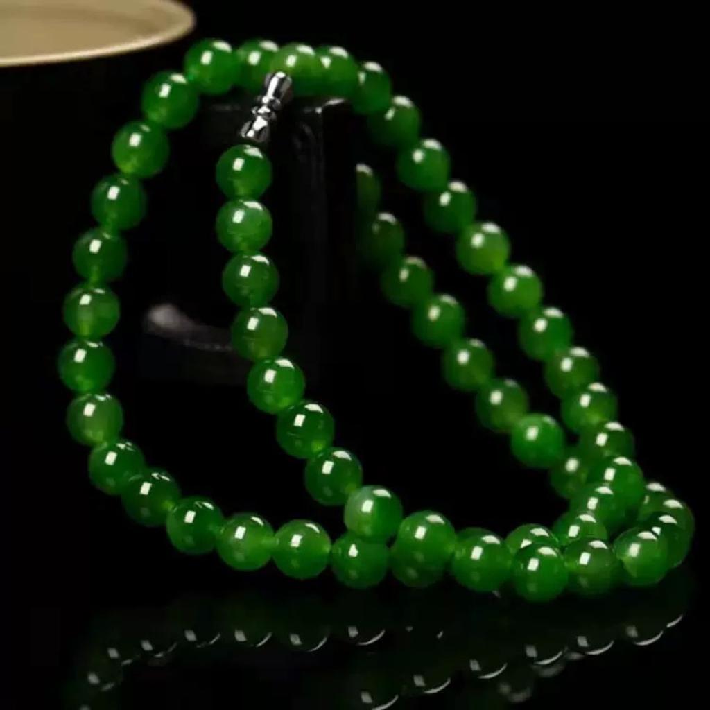 New high-end luxury jadeite green necklace women's high-end bracelet Tibetan temperament high-end green necklace for mother gift