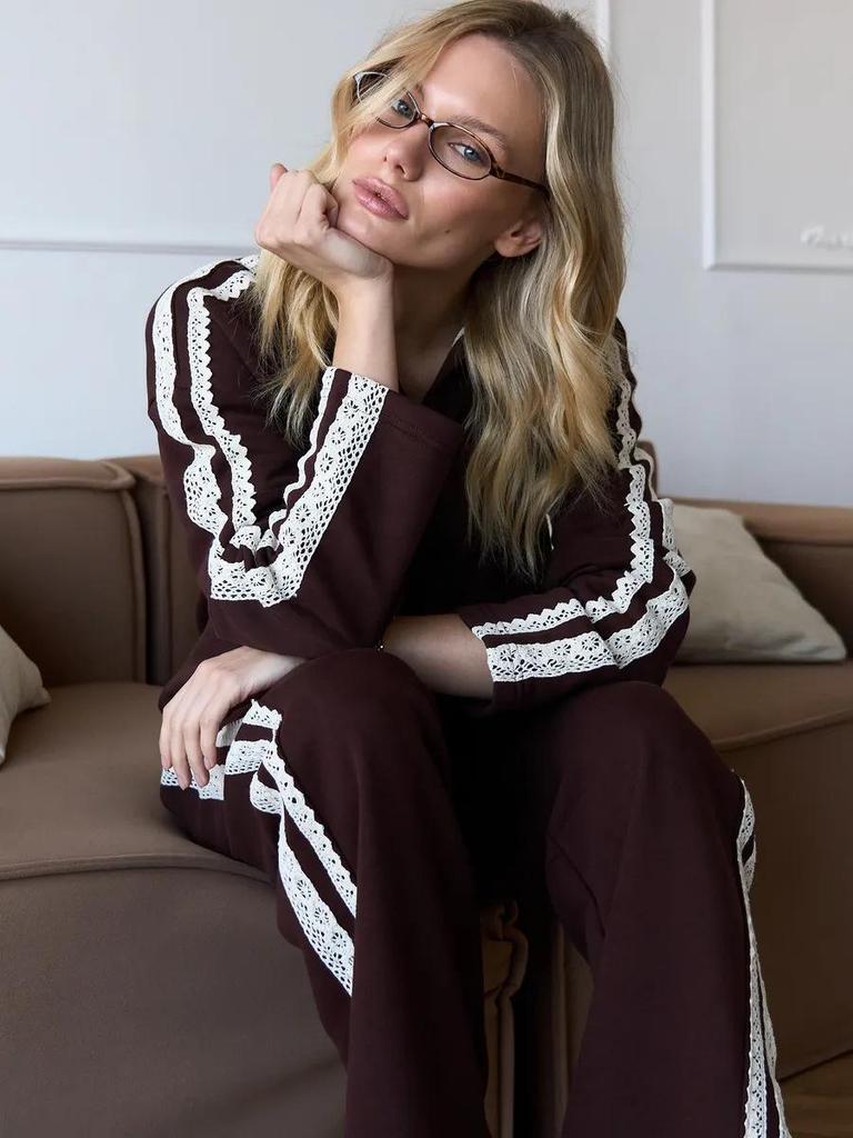 Completo casual da donna con bordi in pizzo, colletto ripiegabile, maniche lunghe e pantaloni per Primavera/Autunno