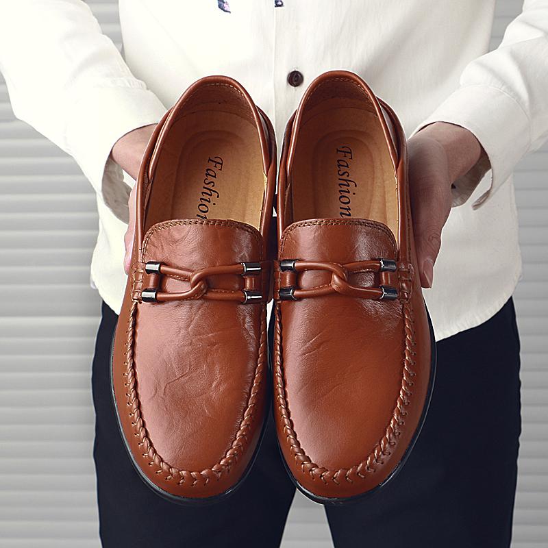 Fashion Hot Sale Men's Slip on Flats Loafers Lightweight Casual Walking Shoes Breathable Driving Shoes Non Slip Soft Sole Male Moccasins