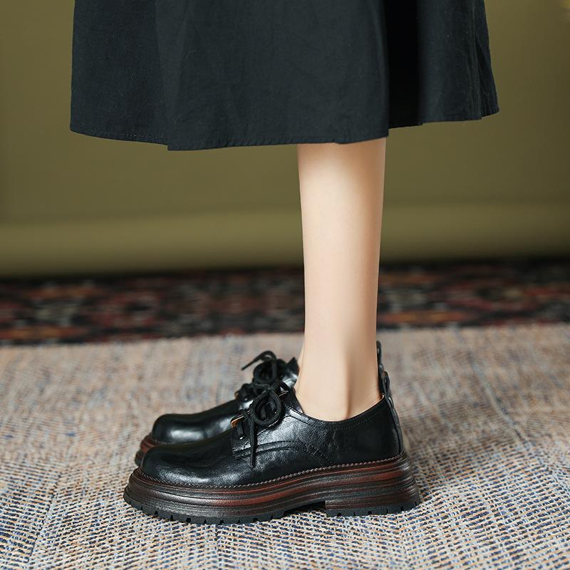 Små skinnsko dame 2025 vår snøresko retro britisk stil rund tå tykk hæl enkeltsko high-end polerte loafers