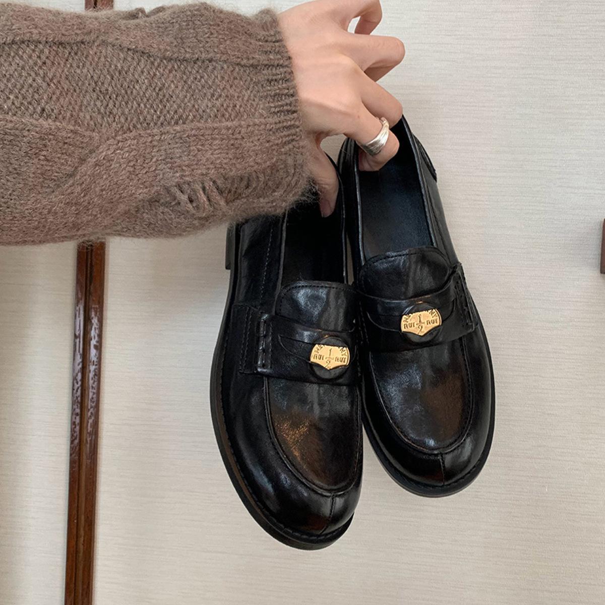 

Washed cowhide~ platform loafers women s British style gold coins small leather shoes retro pleated leather black single shoes 34