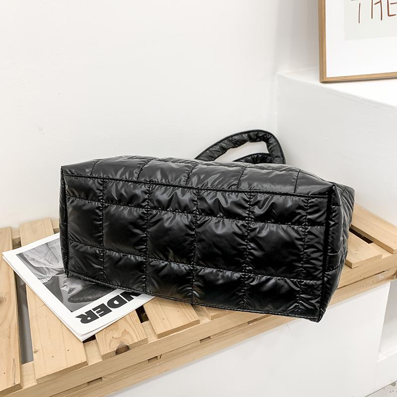 Nylon Waterproof Big Grid Soft High Capacity Shoulder Bag for Women 2025 Hit Winter Short Handle Padded Handbags Black