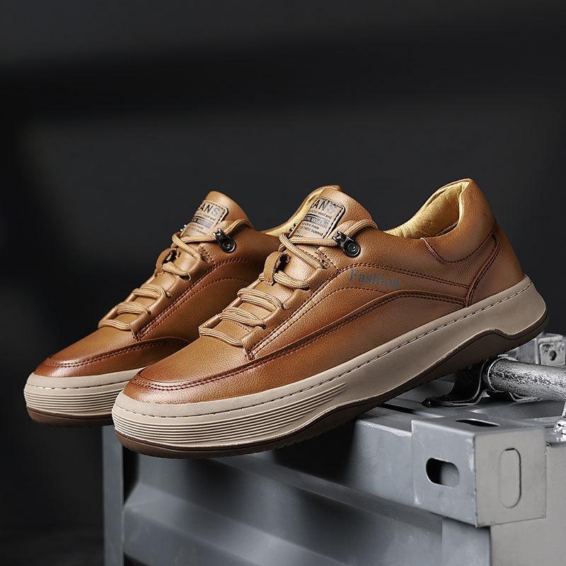 Men's Board Shoes Men's Leather 2025 Autumn New Casual Shoes Trend Soft Sole Sports Clown Versatile