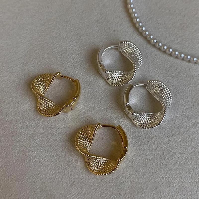 1 Paar Vintage Einfache Geometrische Gedrehte Kleine Kreis Creolen Für Frauen Mädchen Täglich Party Unregelmäßig Texturierter Schmuck