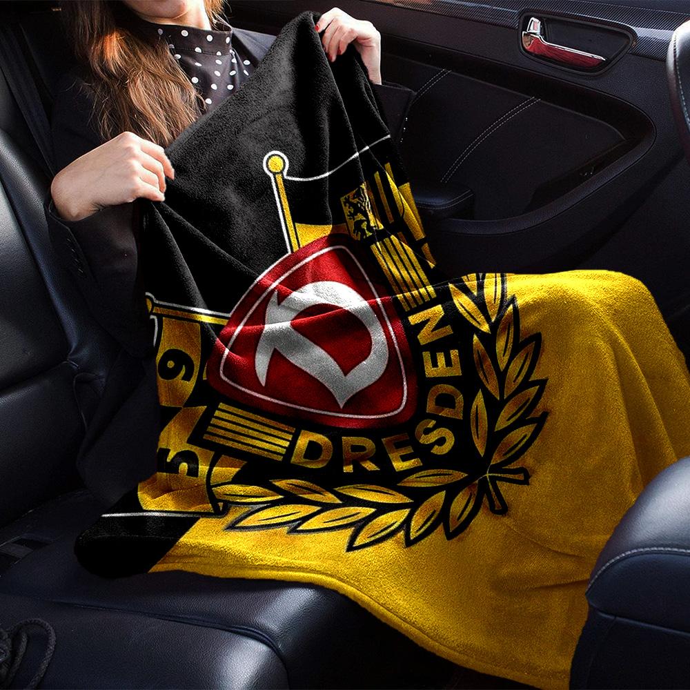 Dresden Sport Club Emblem Flag Style Print Flannel Throw Blanket Soft Plush Blanket for Sofa Couch Bedroom Sport Fan Home Decor