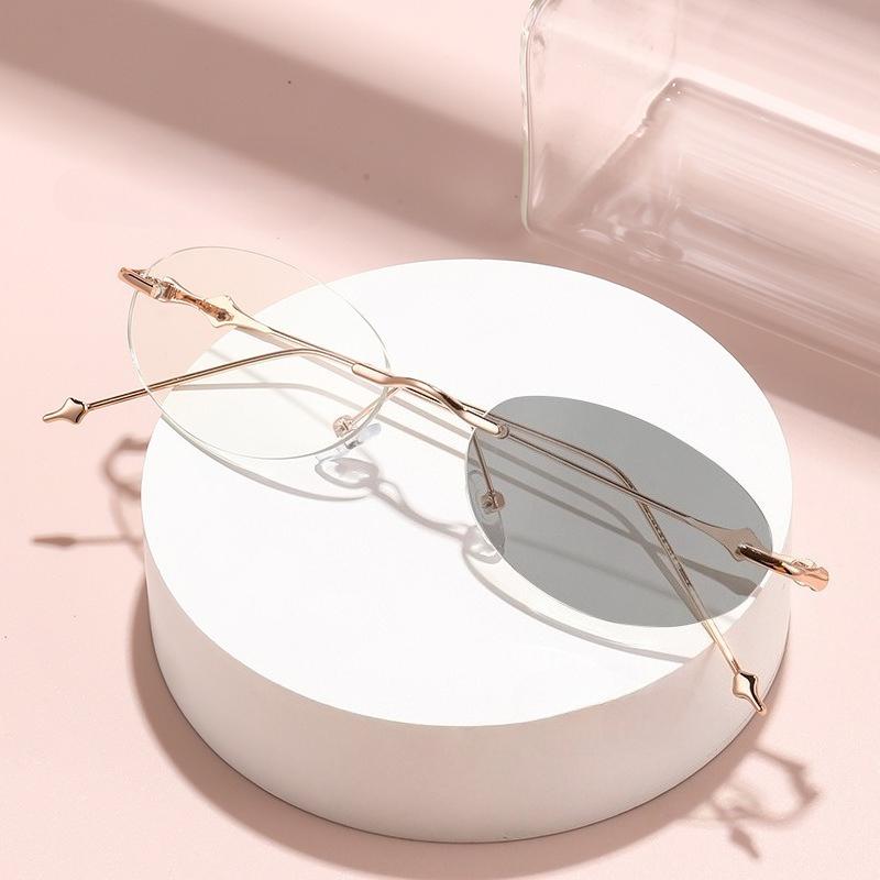 Business Advanced Frameless Cut Edge Photochromic Myopia Glasses For Men And Women Blue Light Blocking Eyeglasses 0 To -4.0