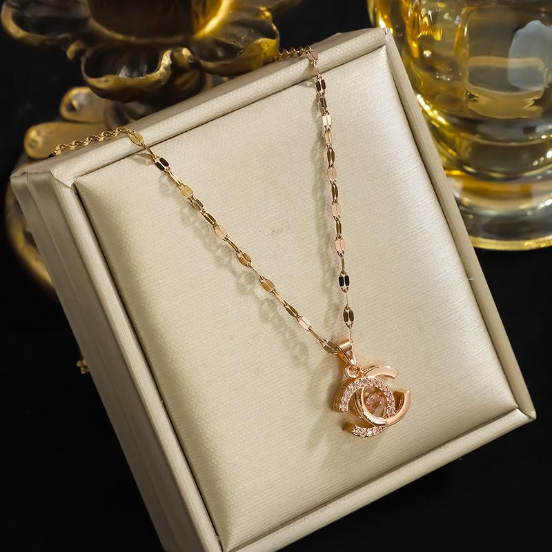 

Douyin Summer Double C Necklace: Elegant Women s Light Luxury Clavicle Chain