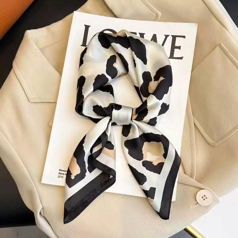 Silk scarf women's neck new scarf with coat 70 small square scarf scarf mother high-end scarf