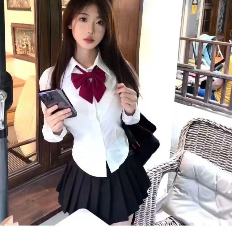 Women's Two Piece Outfit Short Sleeve Blouse V-Shaped Waist Pleated Skirt Preppy Academy Style JK Uniform Matching Set