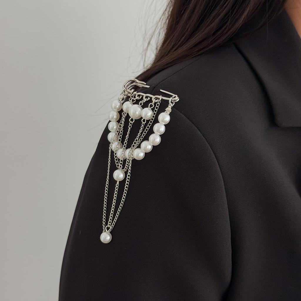 Hip Hop Trendy Imitation Pearl Tassel Chain Brooches for Men Women Waist-shaping Fixed Pin Accessory Multi-functional Jewelry
