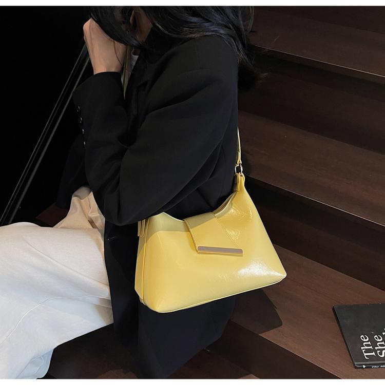 Women Summer Glossy PU Delicate Crossbody Bag High Grade Buckle Zipper One Shoulder Bags Versatile Commute Underarm Packs