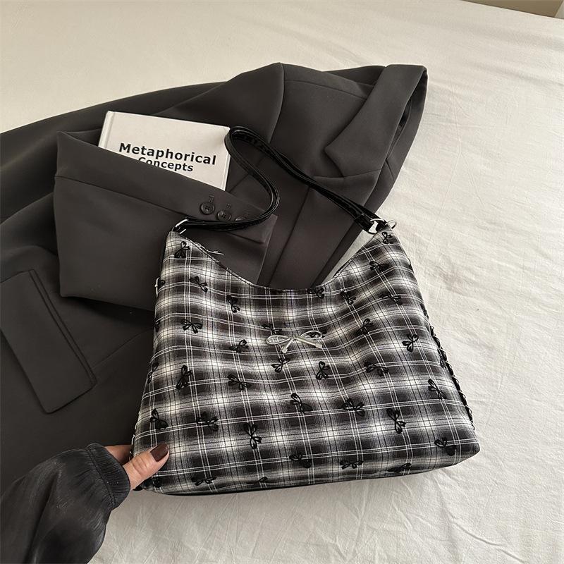 

Korean version of foreign style plaid chain casual shoulder bag 2025 autumn and winter new bow messenger tote bag backpack чёрный