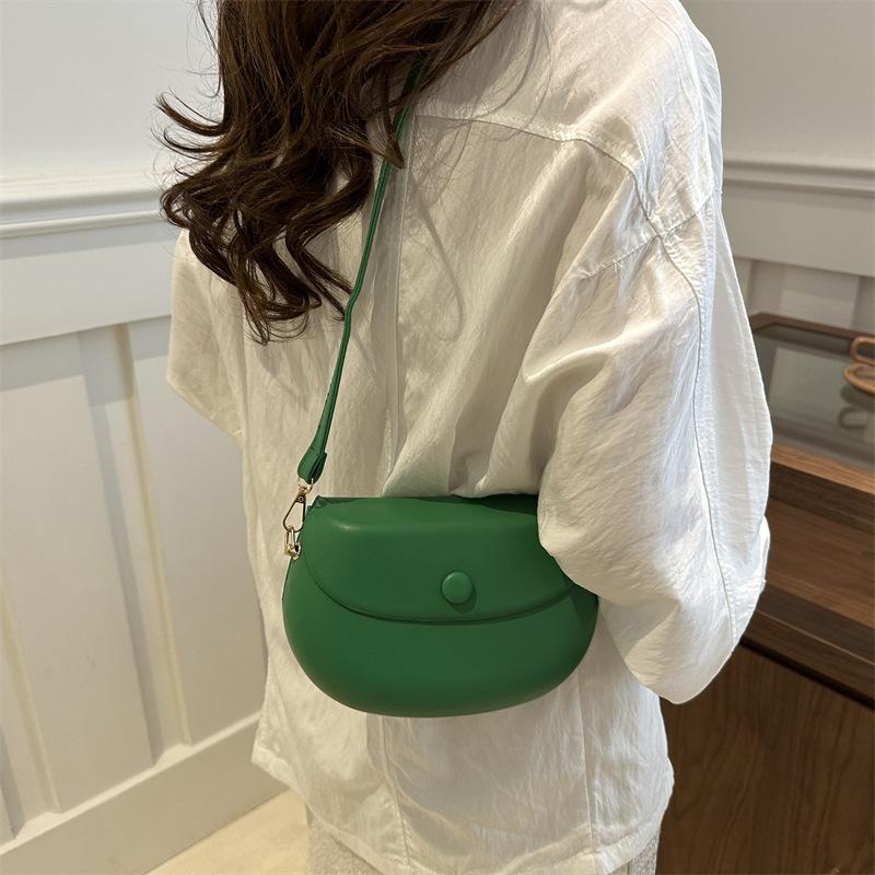 New Summer Casual and Fashionable Retro Saddle Bag Simple Retro Crossbody Bag Casual and Simple Mobile Phone Bag