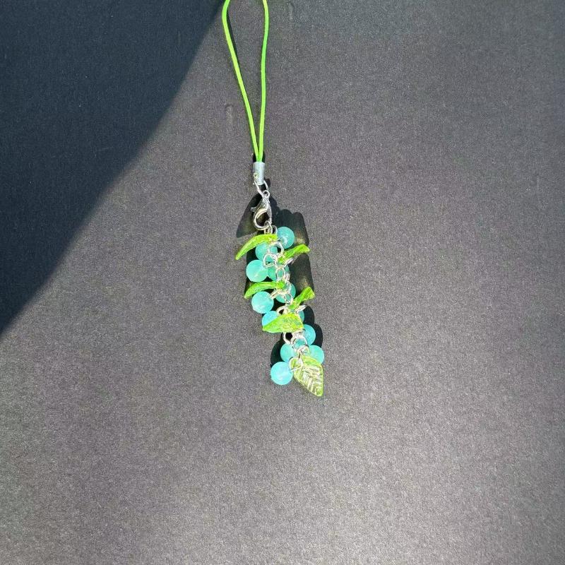 Exquisite Simulated Grape Pendant Gradient Color Grape Keychain Cute Sweet Beaded Bag Car Ornaments For Women Handbag Decor