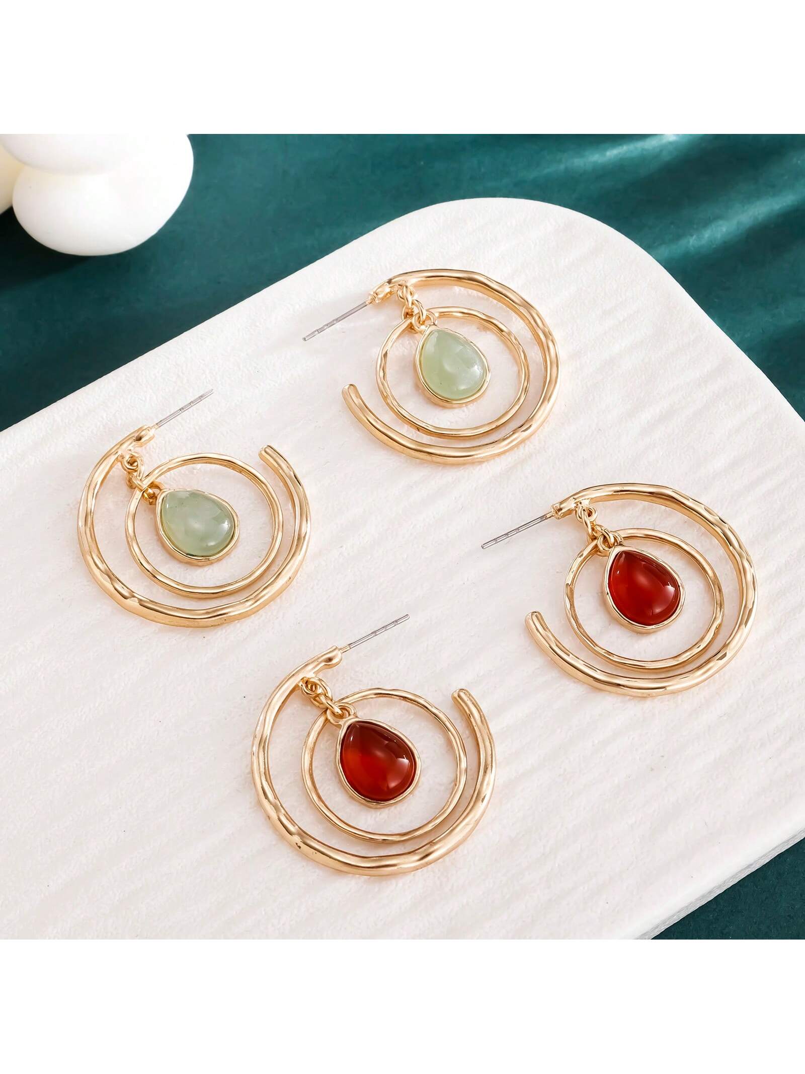 

Light luxury small group of colorful earrings for women fashionable and simple earrings