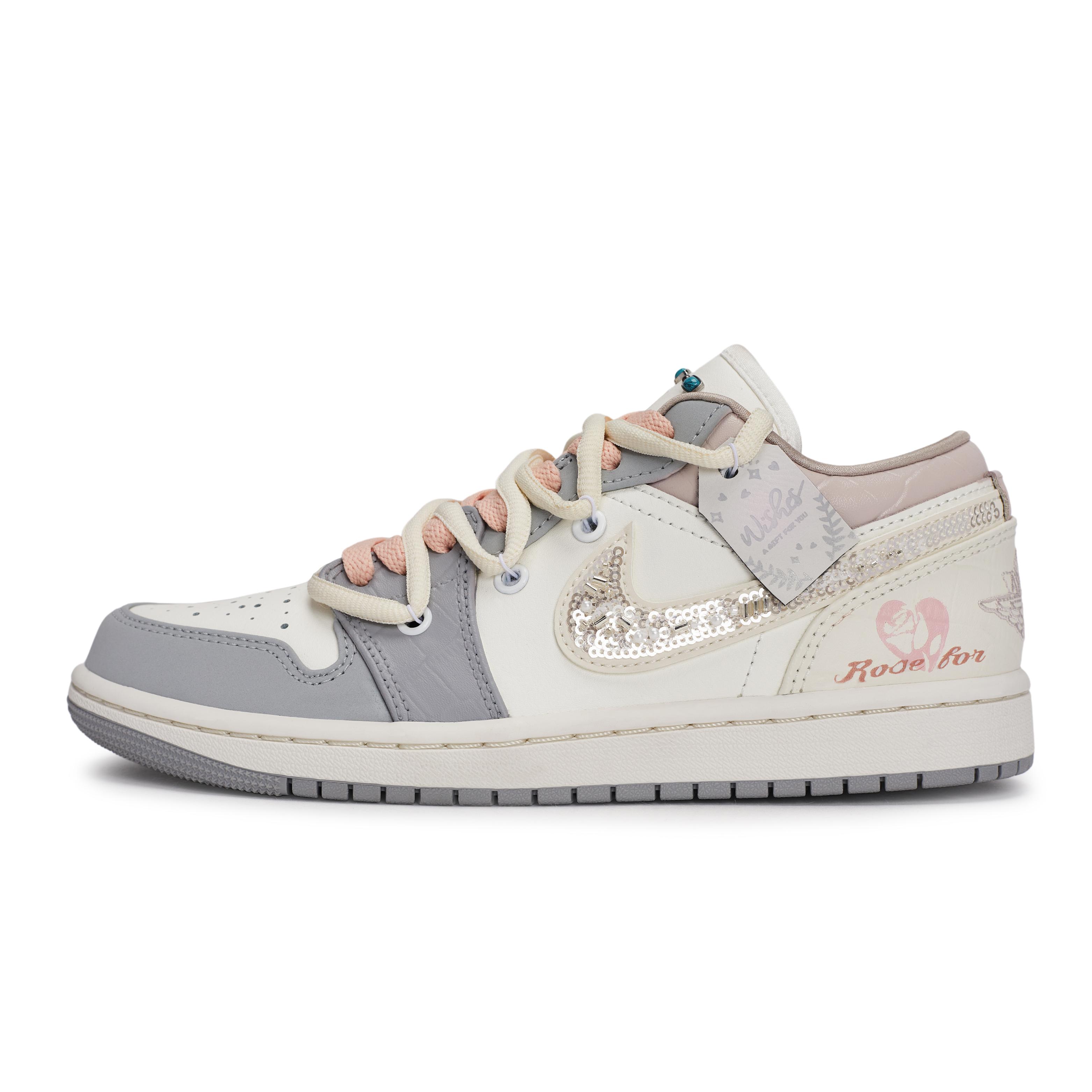 

Jordan Air Jordan 1 Vintage Basketball Shoes Unisex Low top Gray/White/Pink IH7323-100(Team1189-) 36.5