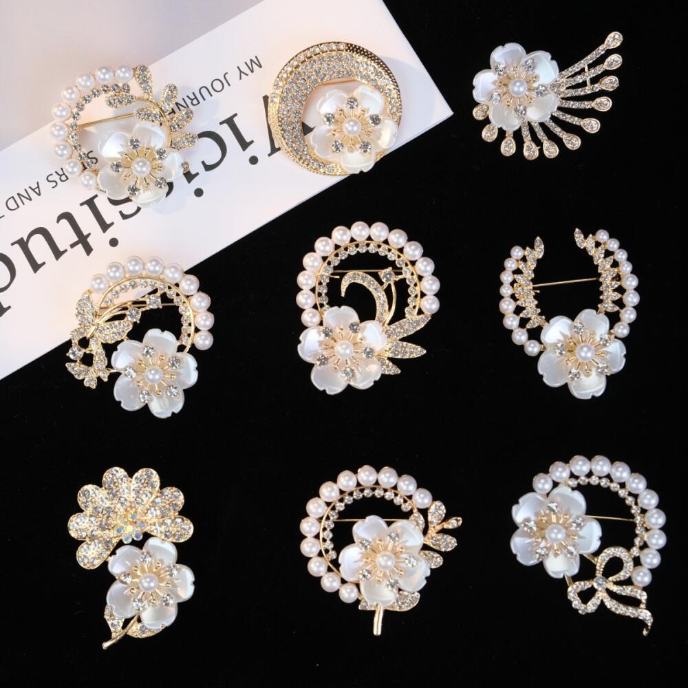 Brooch Scarf Buckle Alloy Diamond Studded Bowknot Korean Style Elegant Temperament For Women Daily Wear Gift