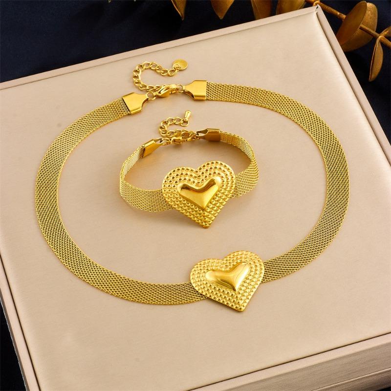 

Gold Mesh Herringbone Chain Jewelry Set with 3D Heart Pendant