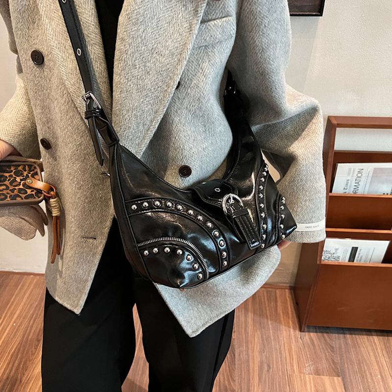 PU Leather Shoulder Bag for Women Rivets Studded Crescent Bag Buckle Underarm Bag Large Capacity Hobo Bag for Work Travel CLE