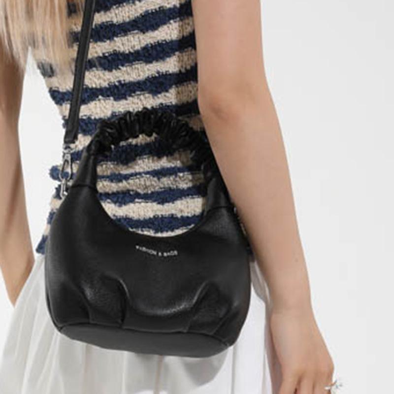 Fashion Pleated Handbag Women's Bag 2025 New Niche Design Messenger Bag Spring and Summer Foreign Style Minimalist Style Shoulder Bag