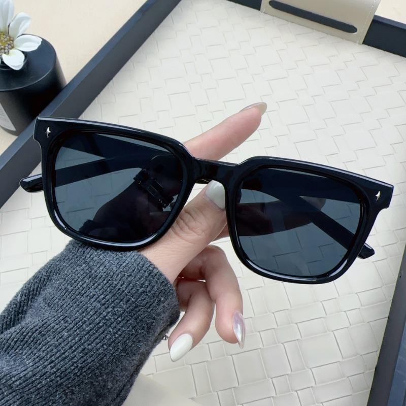 Trendy Rice Nails Fashion Sunglasses Vintage Square Sunglasses Women Men Mirror Brand Designer Shades Punk  Uv400