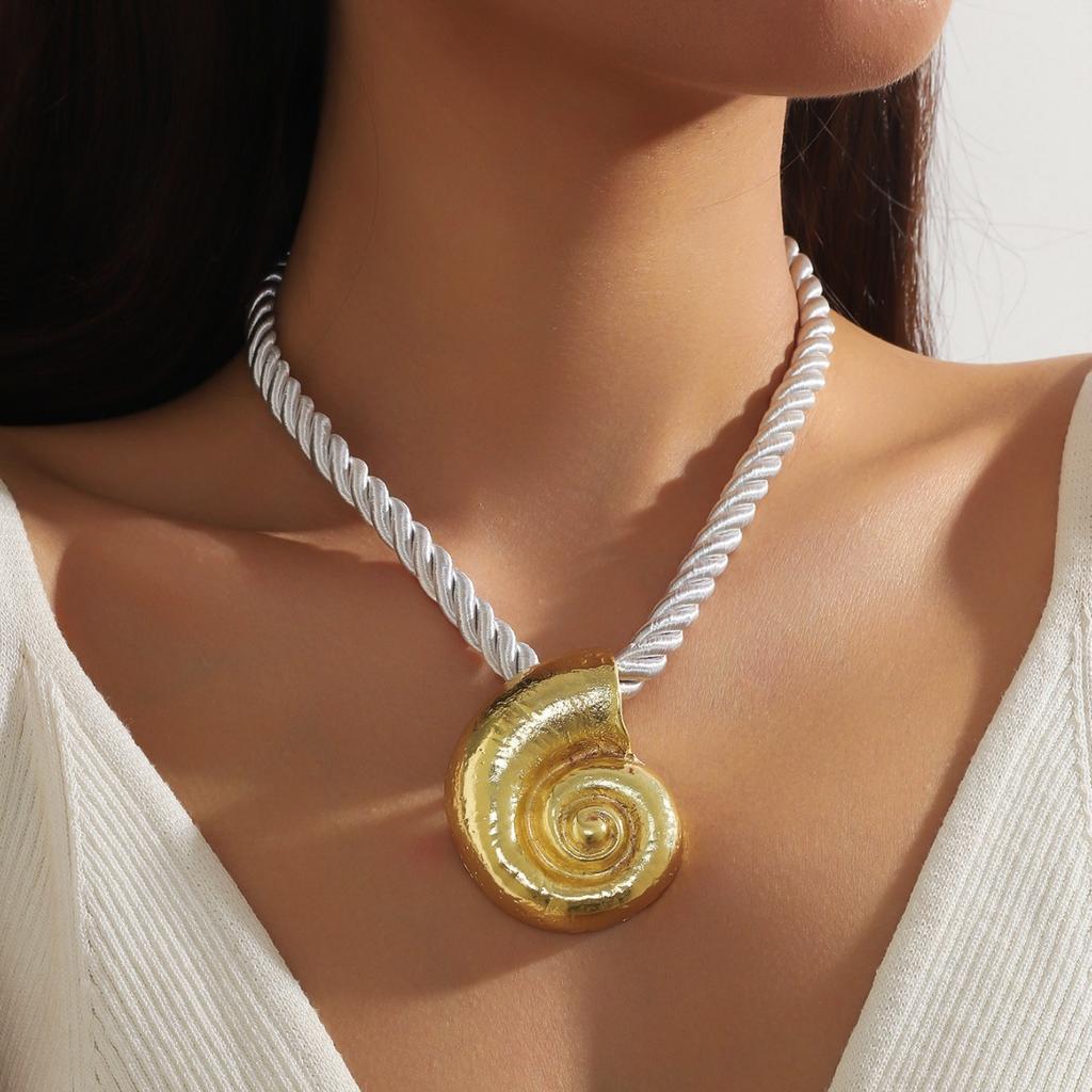 New metal beach starfish conch rope necklace women's European and American summer seaside vacation accessories collarbone chain jewelry