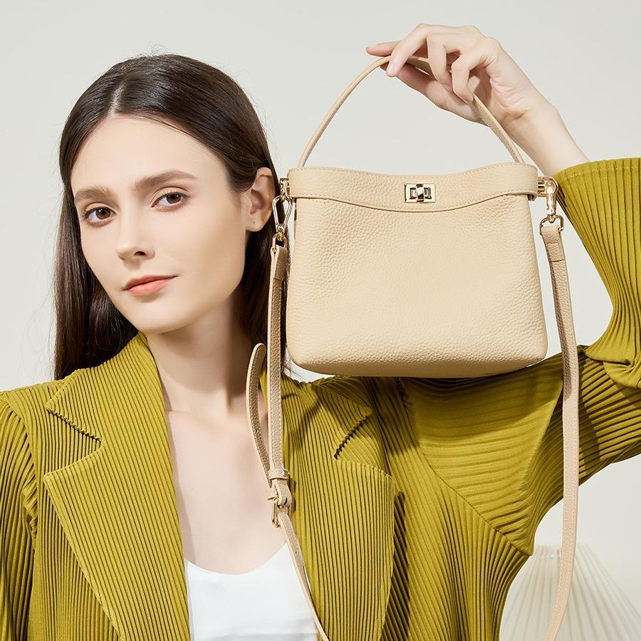 Commuter Leather Handbag New Versatile Niche Design Bucket Bag Shoulder Messenger Women's Bag