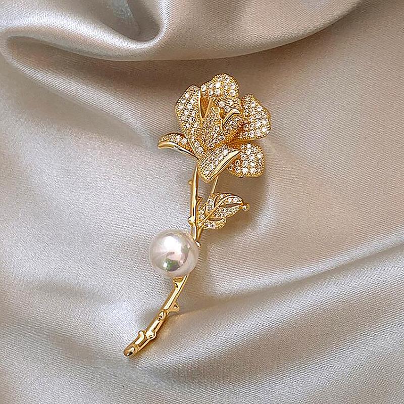 Imitation Pearl Tulip Flower Brooches For Women Elegant Rhinestone Floral Bouquet Lapel Pins Wedding Party Badge Jewelry Gifts