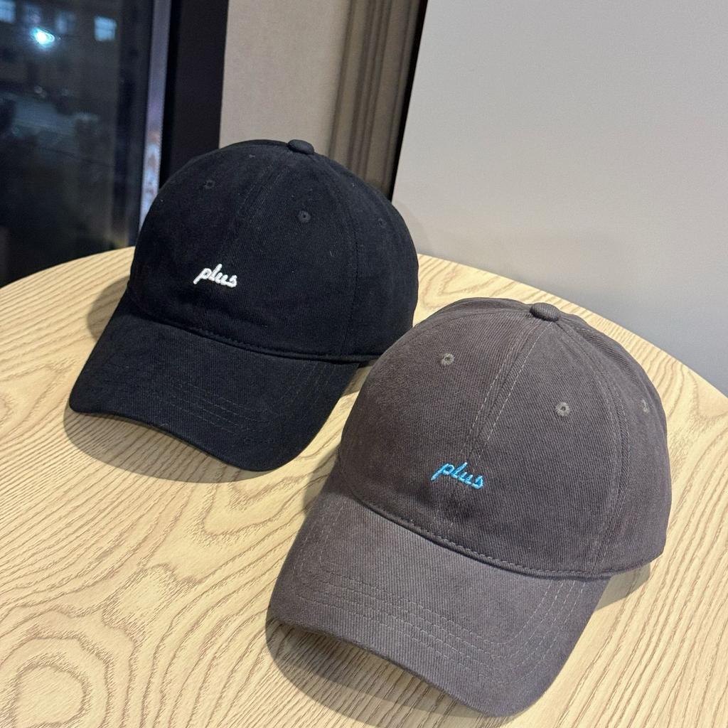 Bestickte Mütze mit weichem Oberteil, schlank machende Baseballkappe für Damen, Herbst und Winter, warm gebürstet, altersreduzierende Schirmmütze